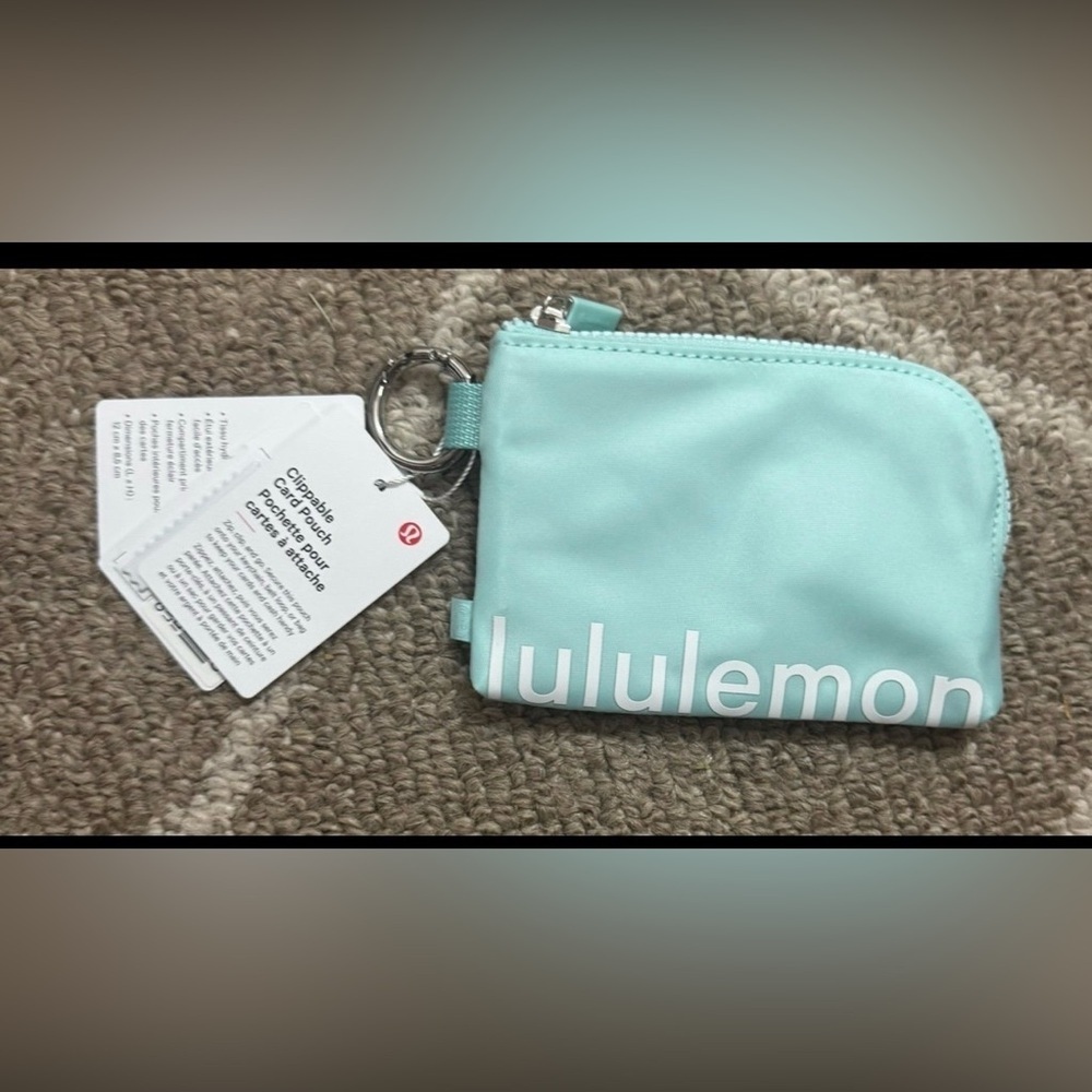 NWT lululemon athletica Mint Green Key Ring Card Pouch